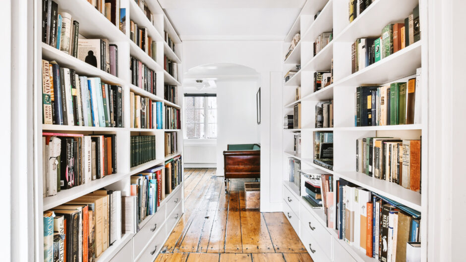Domowa biblioteczka może nadać niepowtarzalny charakter Twojemu domu