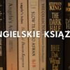 Półka z książkami w języku angielskim, widok grzbietów z różnorodnymi tytułami i autorami